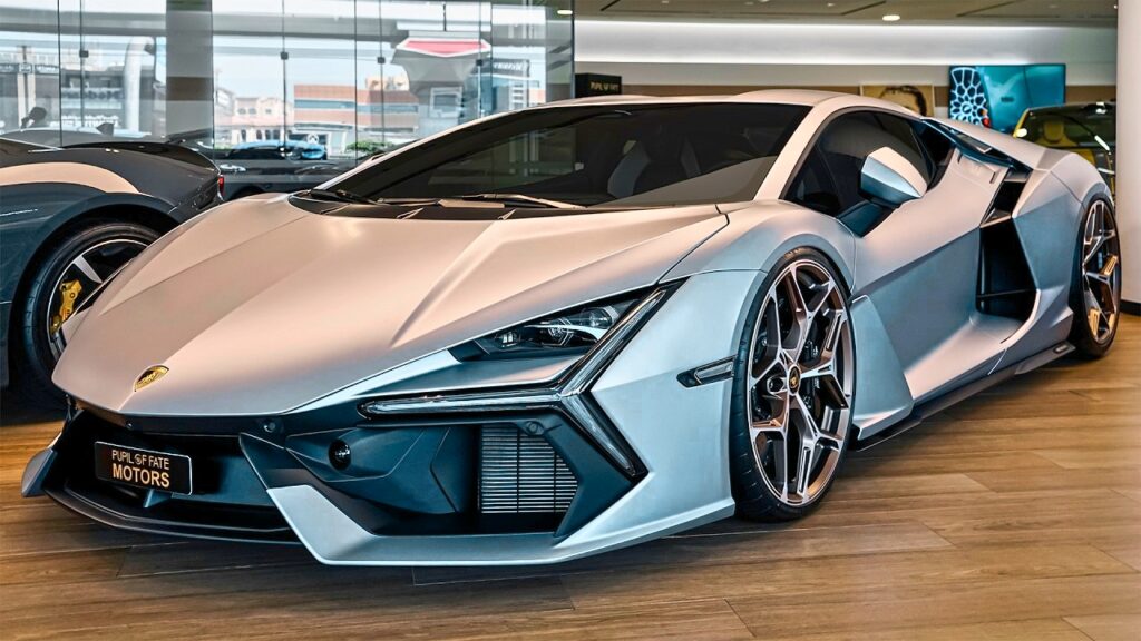 Lamborghini Revuelto Híbrido Enchufable: Superdeportivo Moderno con Máxima Potencia