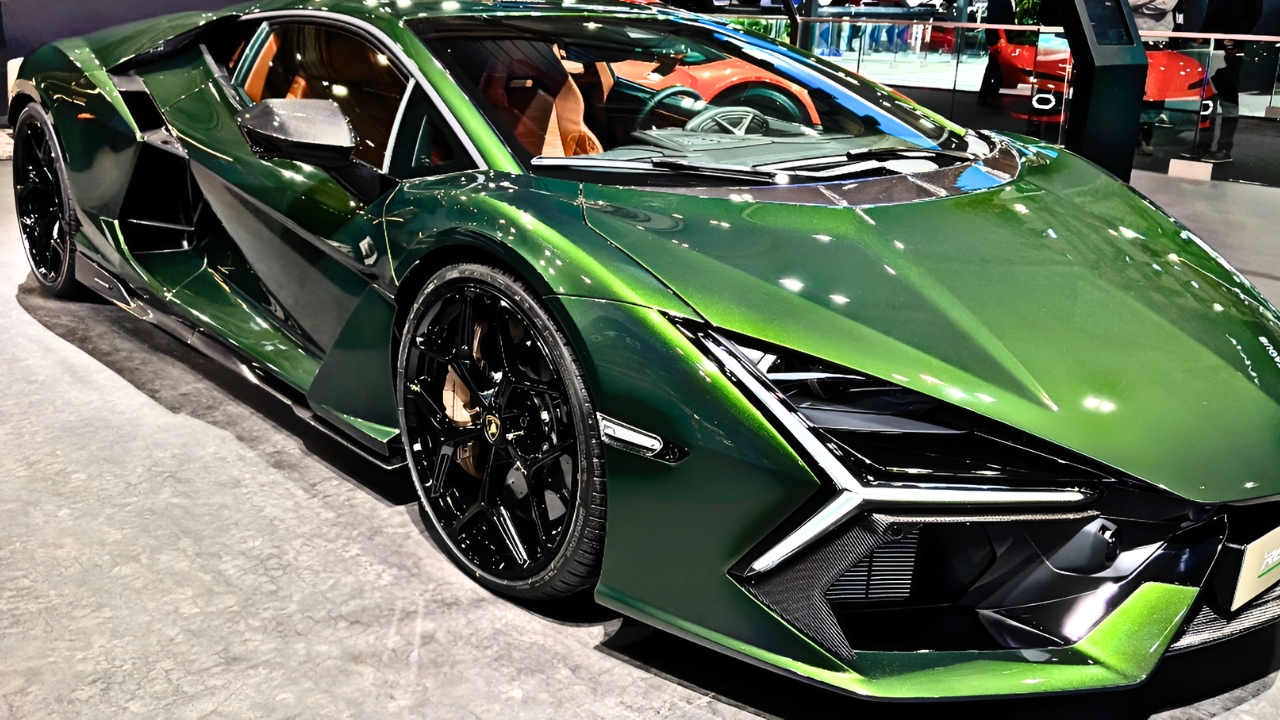 Lamborghini Revuelto Híbrido HPEV: Superdeportivo Eléctrico de Alto Rendimiento y Diseño Futurista
