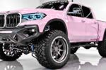 Pickup BMW Personalizada Rosa: Camioneta Modificada con Diseño Único, Estilo Llamativo y Apariencia Premium Inspirada en la Marca Alemana
