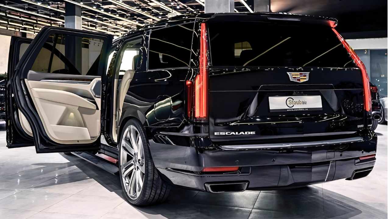 SUV de Lujo Cadillac Escalade 2026: Negro con Nuevas Luces Traseras Verticales